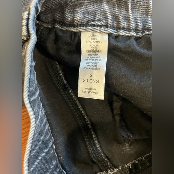 m jeans by maurices™ Black Cool Comfort Pull On Super High Rise Ripped Jegging S - Picture 7 of 10